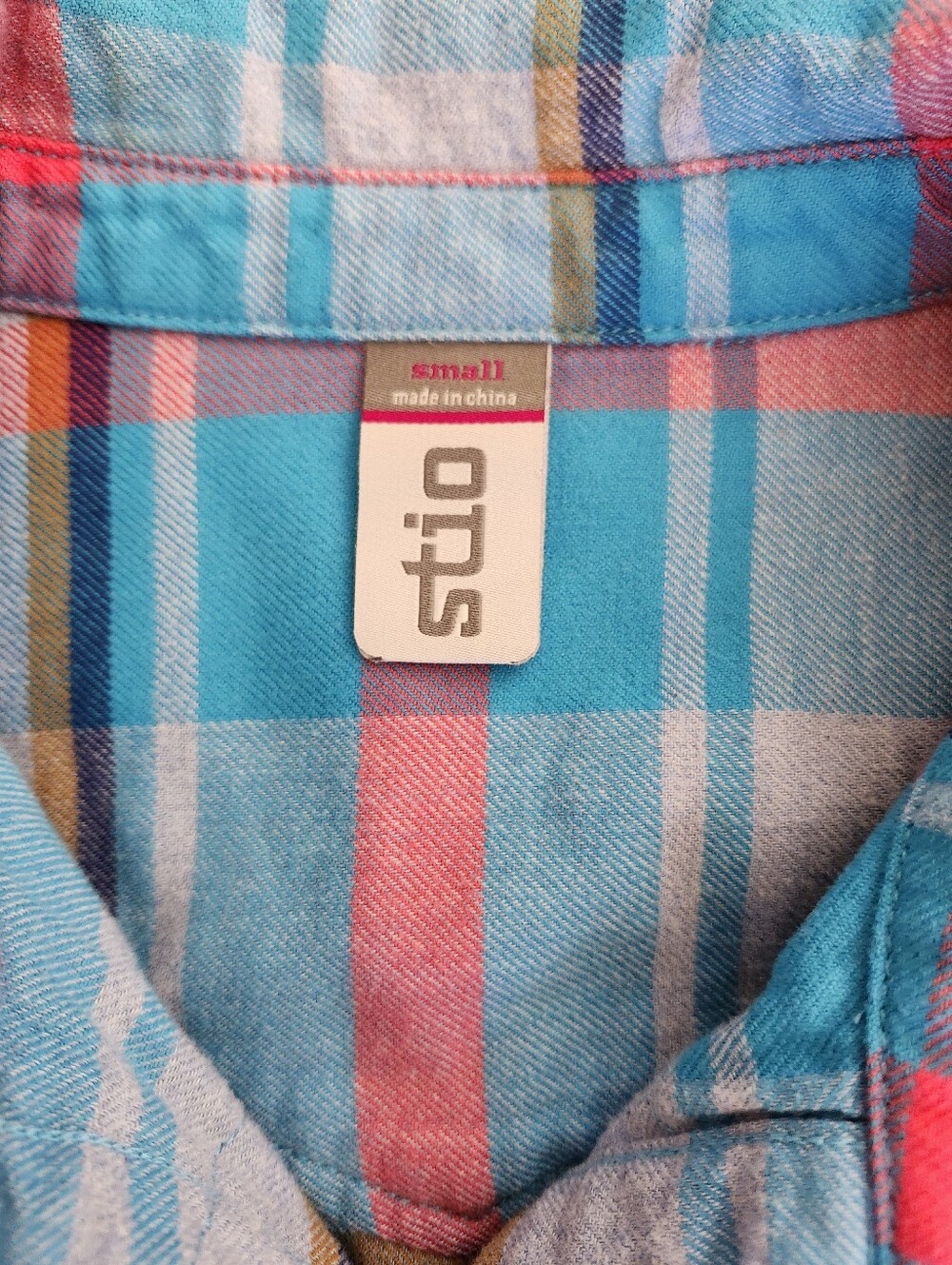Stio Turquoise and Pink Flannel - Picture 3 of 6
